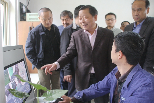 領導現(xiàn)場給予工作指導 領導現(xiàn)場給予工作指導